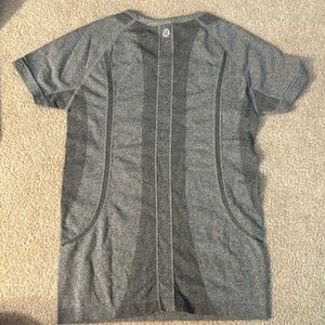 Swiftly Tech Lulu Lemon Shirt